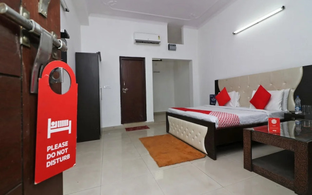 Oyo 14802 Hotel Virus Bistro