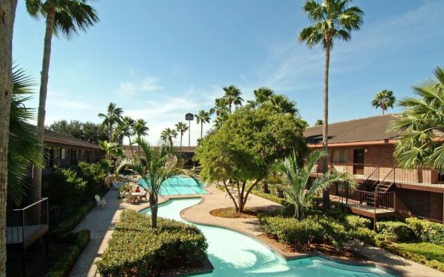 Palm Aire Hotel and Suites