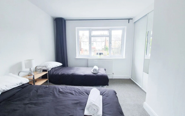 Lovely, Recently Renovated Maisonette in NW London