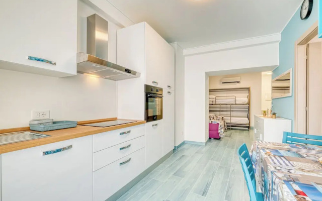 Merlo E - town center & private parking