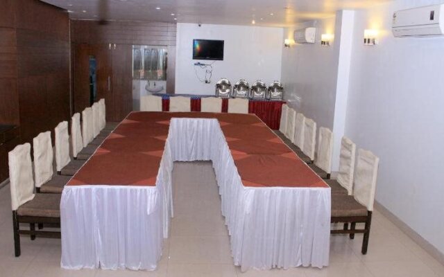 Hotel Aarya Inn