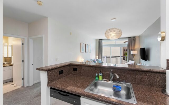 Belltown Perch explore like a local