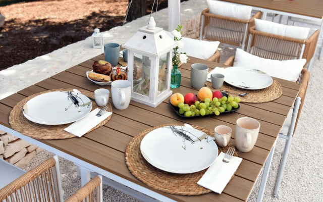 Lamarossa Trulli & Suites