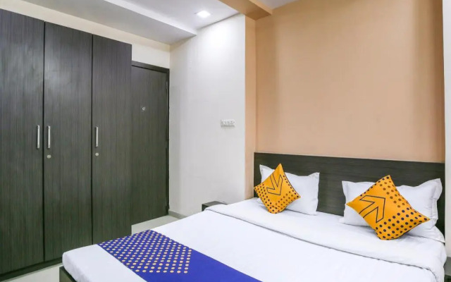 Varma Imperial Hotel by OYO Rooms