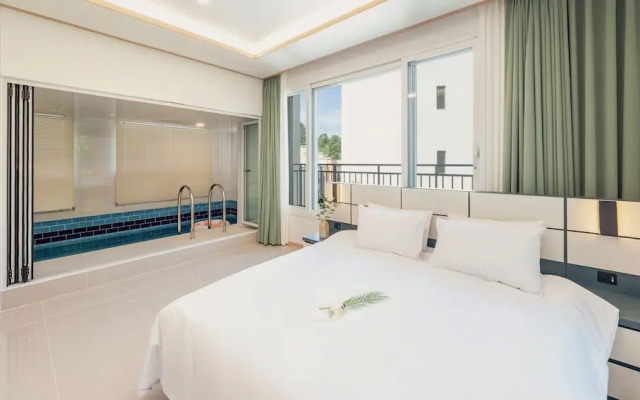 Gapyeong Laonjena Pool Villa