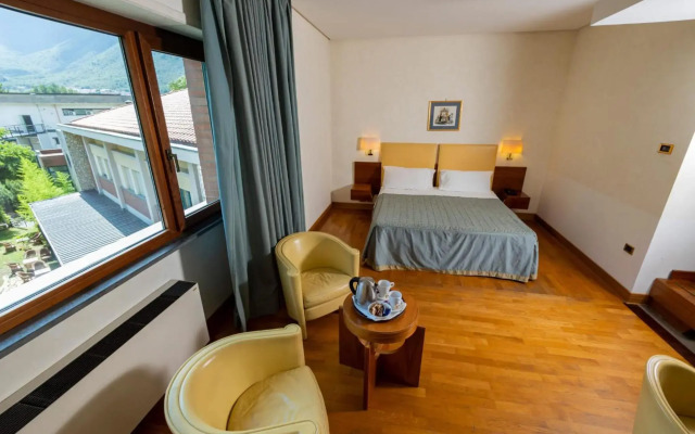 Solofra Palace Hotel Resorts
