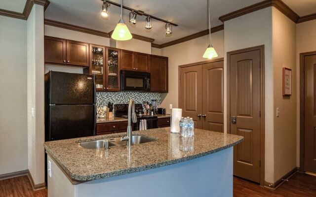 Dog-Friendly Woodlands Townhouse Near Market St.