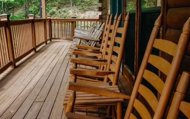 4BR Cabin w Private Pool & Hot Tub
