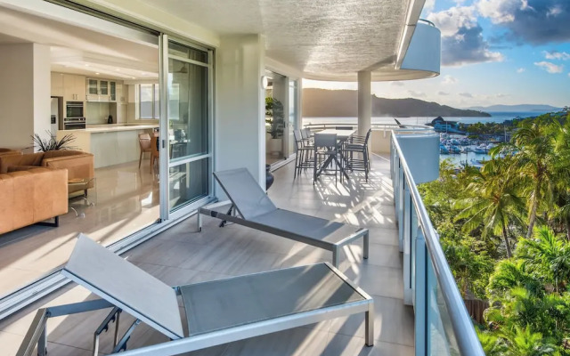 Yacht Harbour Tower 2