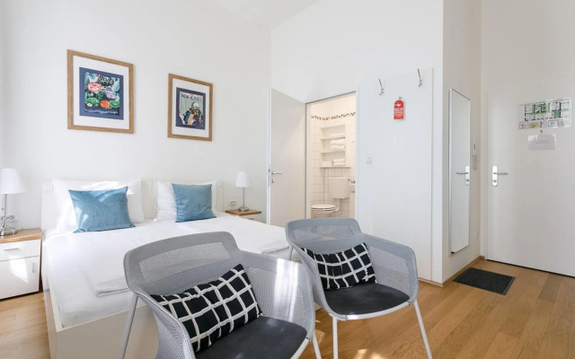 Riess City Rooms - Self Check-In