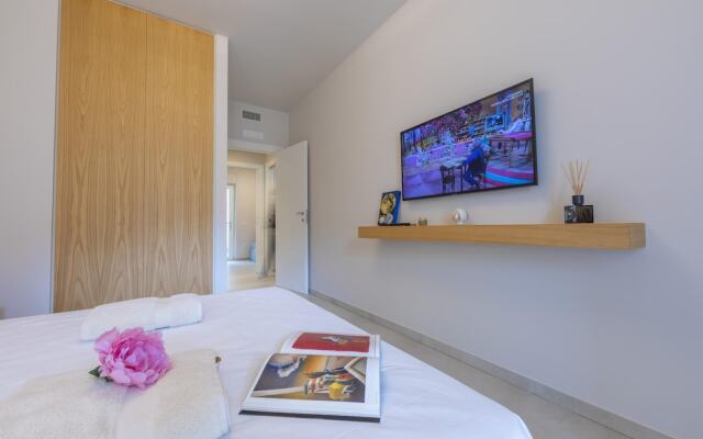 Mina Apartment 100m From Sea