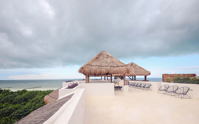 Casa Astral Eco Luxury Holbox Island - Sunset and Ocean View with Rooftop Pool (steps from the beach)