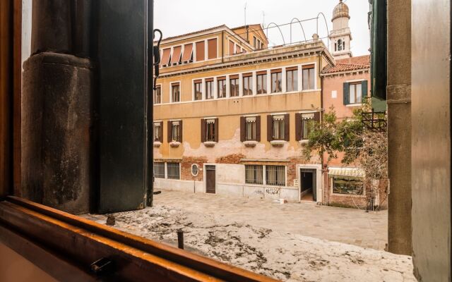 Ca' Barbo Romantic Apartment in Venice