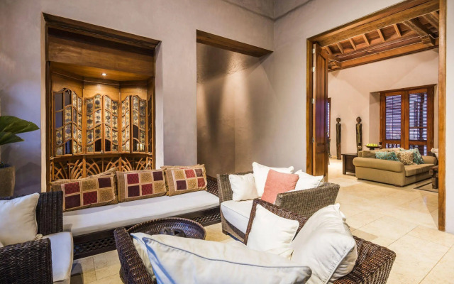 Ananda Hotel Boutique