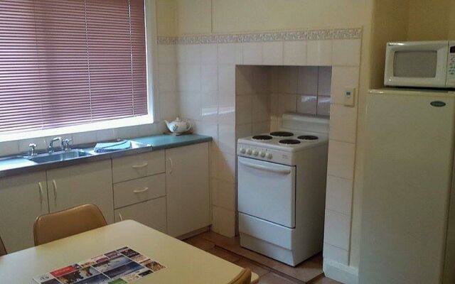 Albany Holiday Units