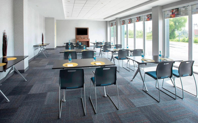 Aloft Buffalo Airport