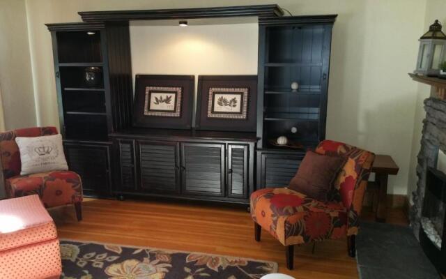 Modern❤️Smart Craftsman HDTV Keurig AC❤of Downtown