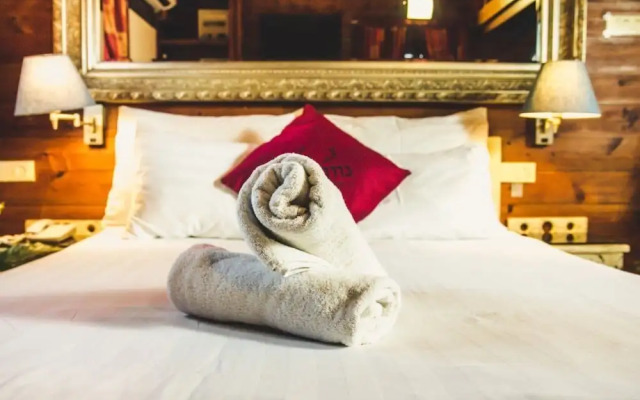 Neve Bar boutique hotel in the village