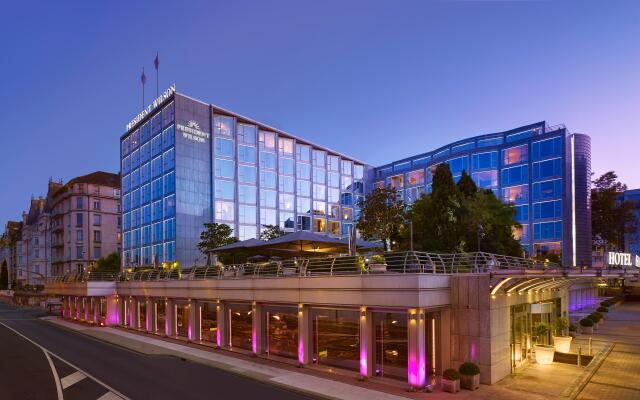 hotelImage