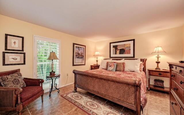 Sea Grape Inn 4- BEACHFRONT Property