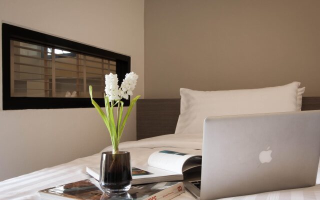 Dee Dee Place Hotel