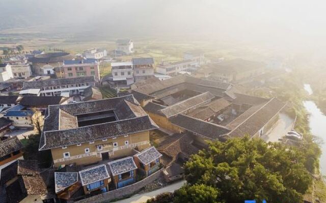 Yunshui Ruyi Travel And DL Tulou Culture B&B