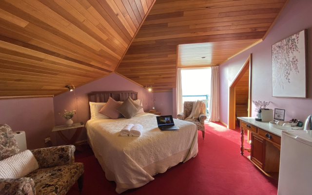 Hanlon Guest House