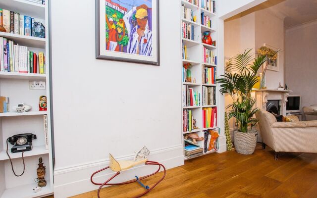Stunning Stylish 3 Bed House in Fantastic Location