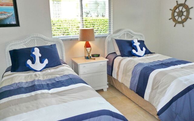 Waterfront Home With Pool and Western Exposure