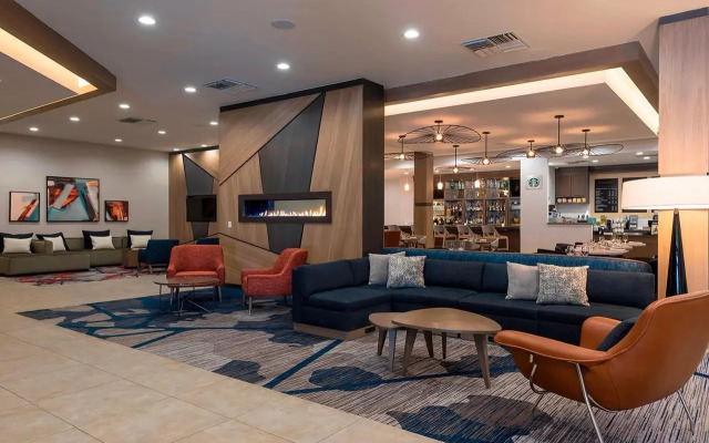 Sonesta Hotel Grand Rapids Airport
