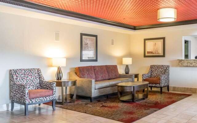 Quality Inn & Suites University/Airport