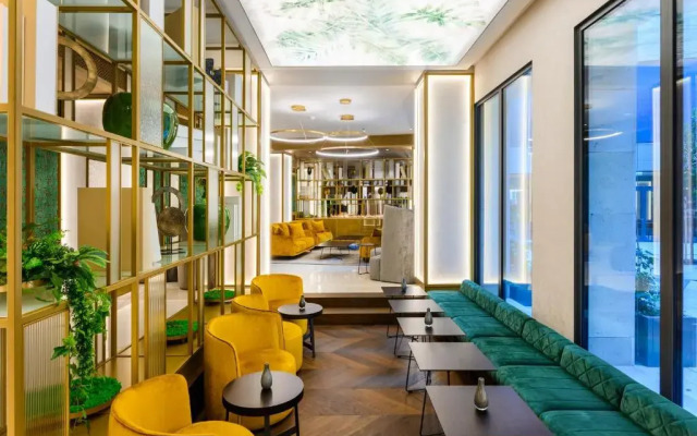 Emerald Downtown Suites