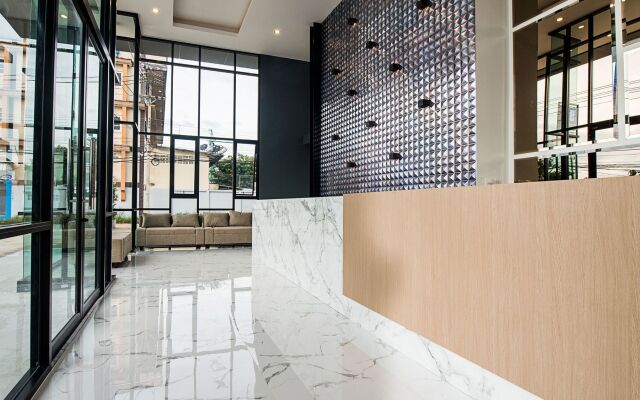 B2 Mae Sot Premier Hotel