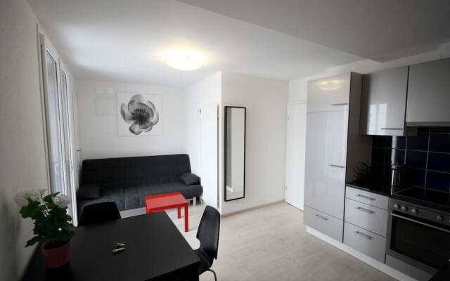 ZH Bordeaux - Letzigrund Hitrental Apartment