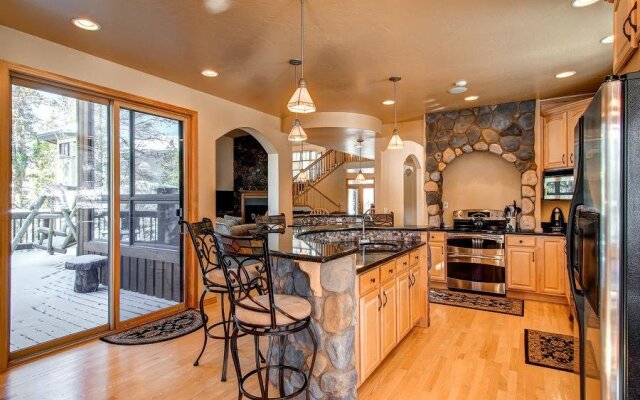 Highlands Ridge Retreat By Pinnacle Lodging