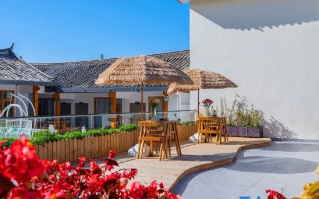 Greedy Sleep · Sleeping for a Night | Garden Style Courtesy Villa – Outside – Lijiang