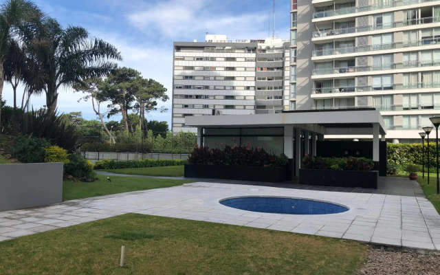 Edificio Jardines del Country Piso 19