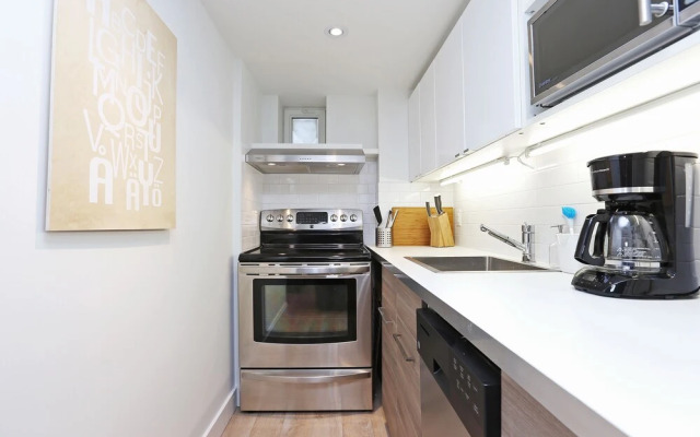Applewood Suites - Executive Basement