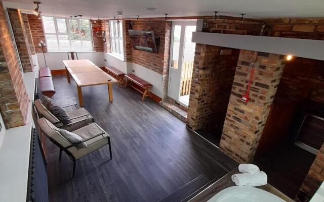 Potbank Aparthotel