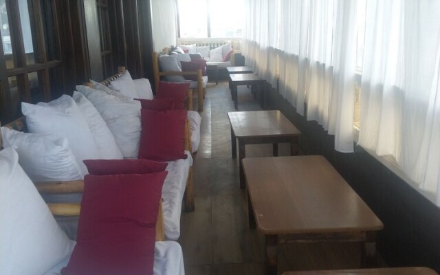 Raf' Rafreel Hotel