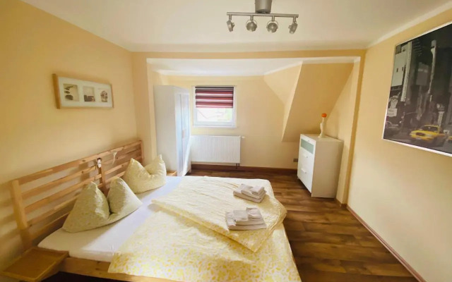 Großzügiges Ferienhaus am Senftenberger See mit 2 Terrassen