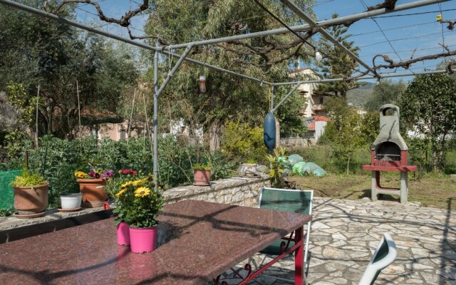 Angeliki Cozy Apartment by Konnect, centrally located in Syvota