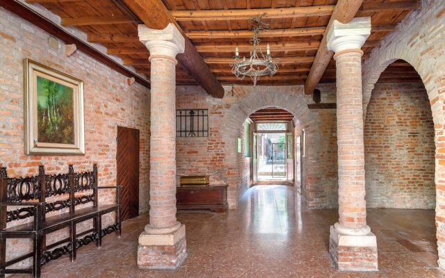 Exclusive Palazzo Schifanoia Apartment