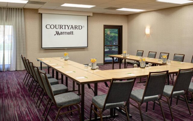 Courtyard by Marriott Louisville East