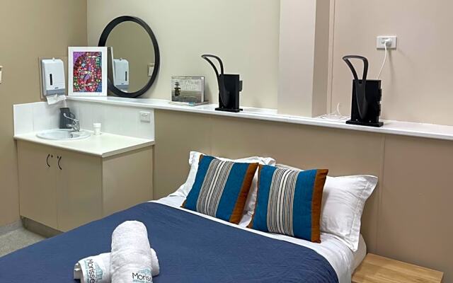 Budget Motel Rooms, 1Short St Morisset