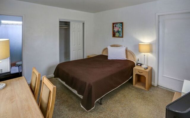 Richard's Motel Studios