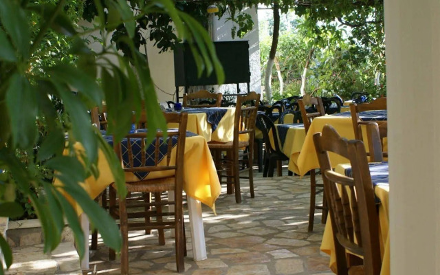 Sebastians Family Hotel & Taverna