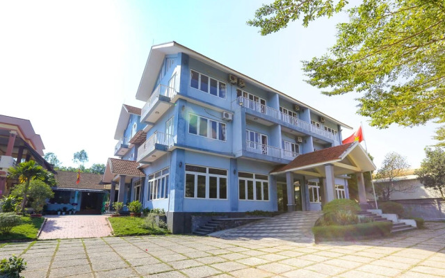 OYO 593 Bach Duong Hotel