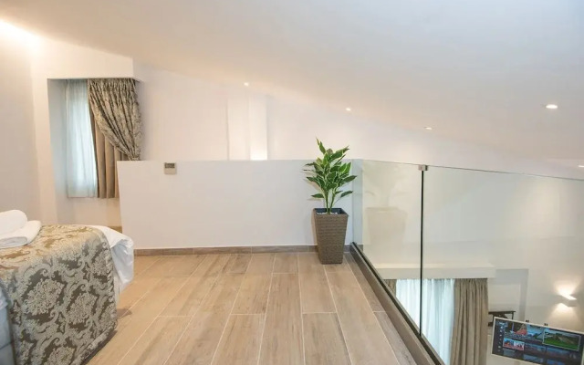Ammos Luxury Suites