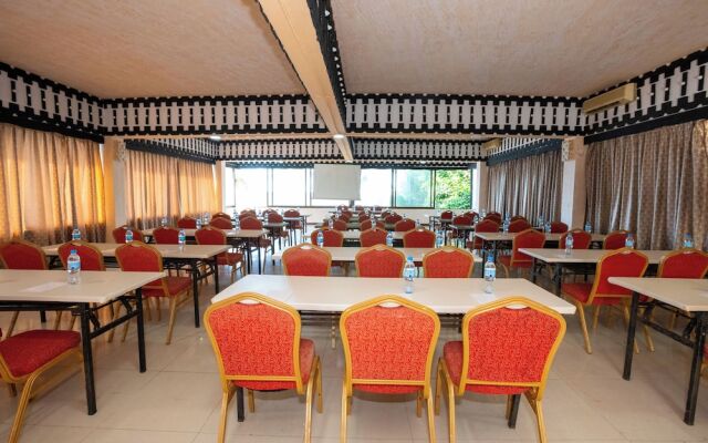 Beach comber hotel and aprtments